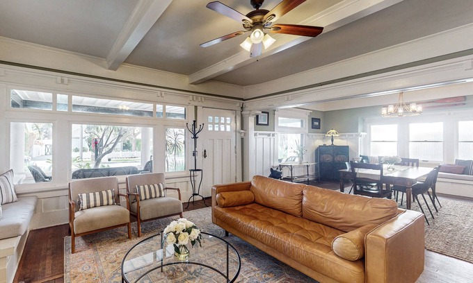 East Beach House | Old Yacht Club Inn All-Suite Getaway - 1 Block to East Beach, Walk Everywhere