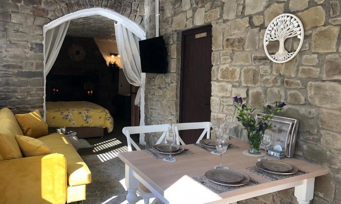 Olveston Villa | Olli's Cottage-Terrace & Jacuzzi optional