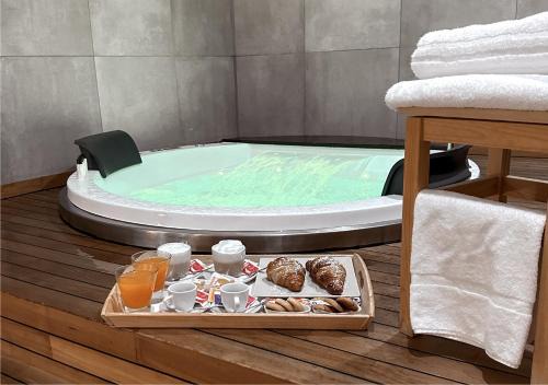 Capua House | Olympus Capua