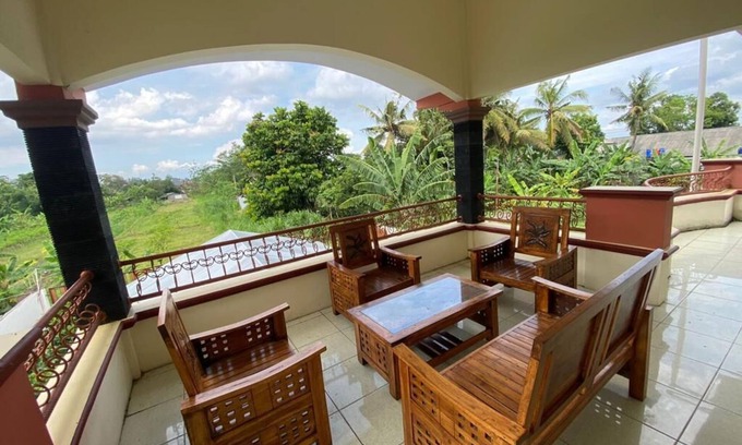 Sleman House | Omah Sawah Homestay
