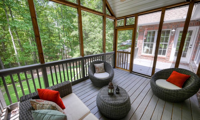 Auburn - Opelika House | On border of Auburn & Opelika. Just off exit 57, easy access to both downtowns!