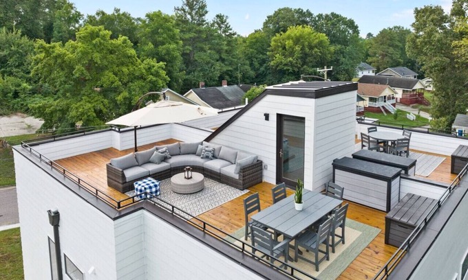 Durham Apartment | On Cloud Durham + 2BR w/ Rooftop Deck