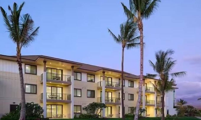 Kihei Resort | On coast of Maalaea Bay, Hilton's Maui Bay Villas - 2 BR