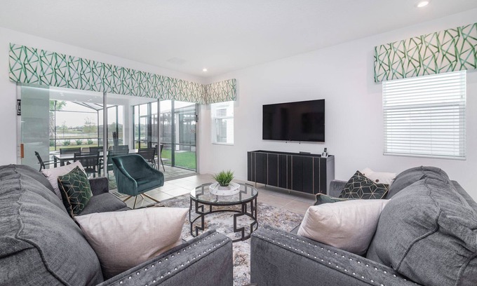 Southwest Orlando House | On Resort/Home Office/Private Pool and Spa/Surf Simulator/Wifi