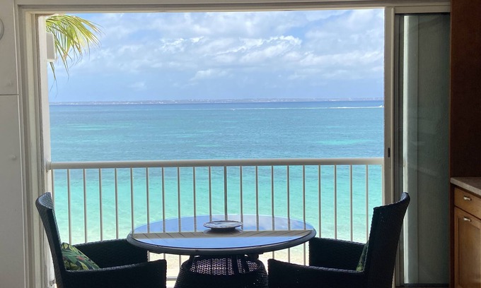 Grand Case Apartment | ON THE BEACH/AMAYSING VIEW!FEET IN THE SAND