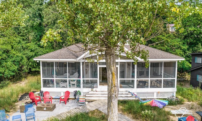 Ottawa Beach House | On the beach of Lake Michigan + views of Big Red