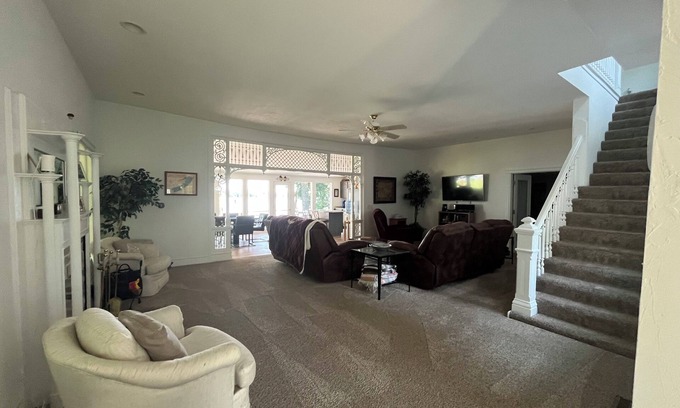 Delavan Lake House | ON the Lake! Spacious 5-bedroom house with WiFi and AC