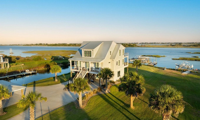 Hampstead House | On the Waterway 5 Bedroom House; Dock and Elevator