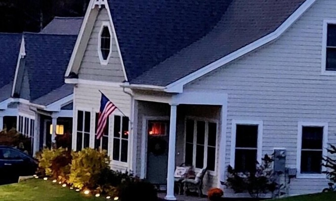 Kennebunkport Cottage | One August week left! Book today!