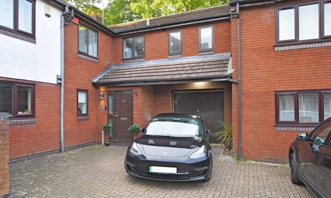 Birmingham Apartment | One Bedroom @ Aboyne Close Birmingham - Exclusive