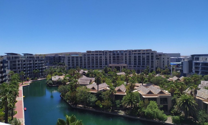 Victoria and Alfred Waterfront Apartment | One Bedroom Apartment - fully equipped and design furnitures