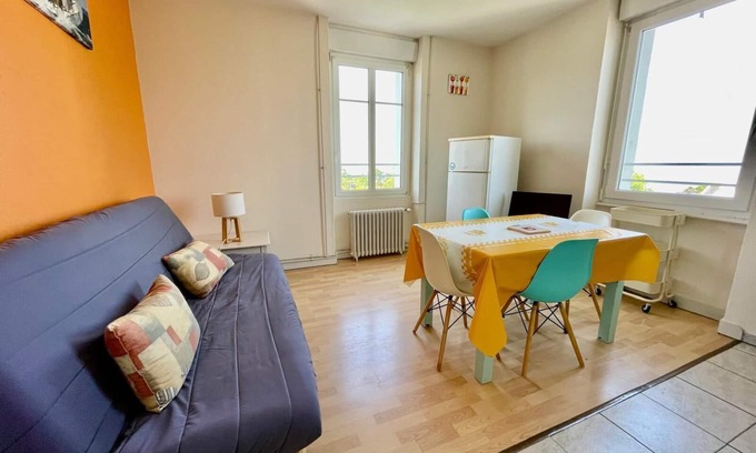 Carantec Apartment | One-Bedroom Apartment with Sea View