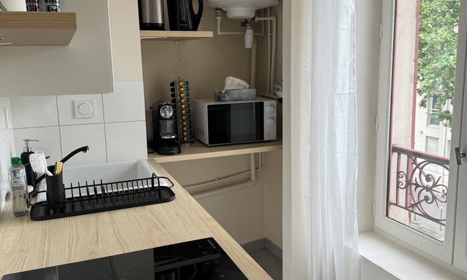 7th Arrondissement Apartment | One-bedroom apartment in Lyon 8, Montagny district