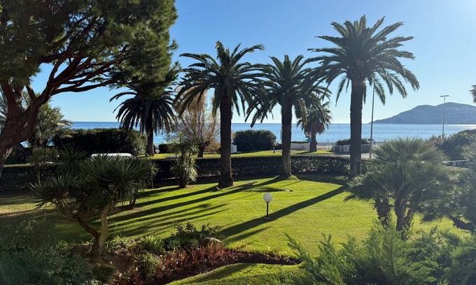 La Bocca Apartment | One-bedroom apartment near the beach