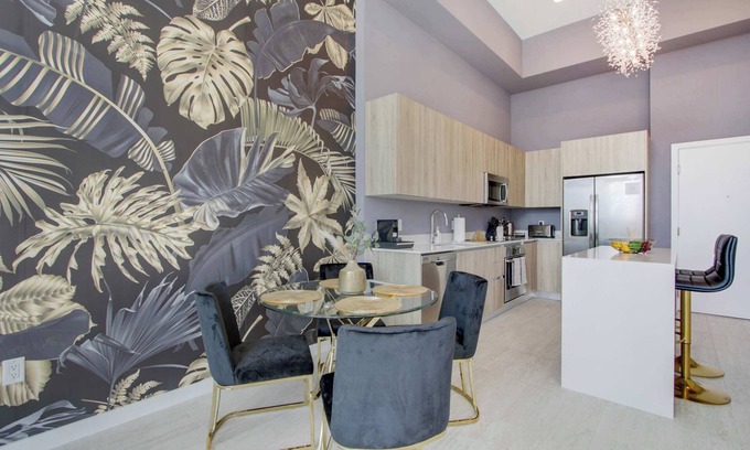 Northeast Miami Condo | One Bedroom Condo King Bed With City Views