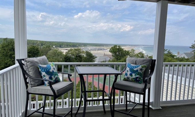 Ogunquit Condo | One bedroom third floor unit at The Lookout