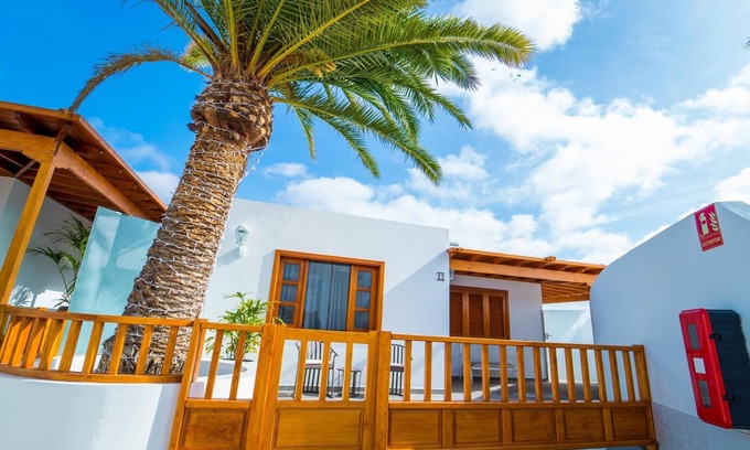 Teguise Villa | One bedroom villa with terrace and fully private heated Jacuzzi.