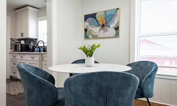 Galveston Apartment | One block to Beach, Pet Friendly-Private Patio