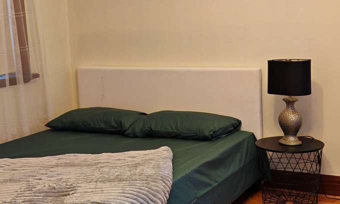 Melbourne House | One Family Suite in Melbourne｜Walk to Camberwell Market & Deakin｜Free Parking