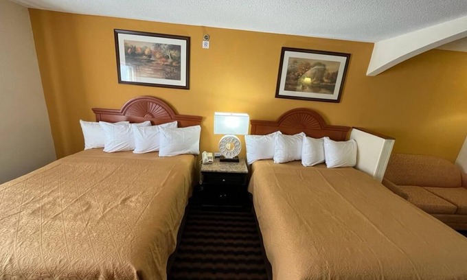 Hummelstown House | One mile to Hershey Park/Stadium/Giant Center/Zoo/Hospital attractions
