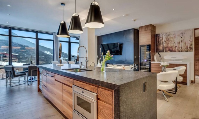 Snowmass Village Apartment | One Snowmass West Gem