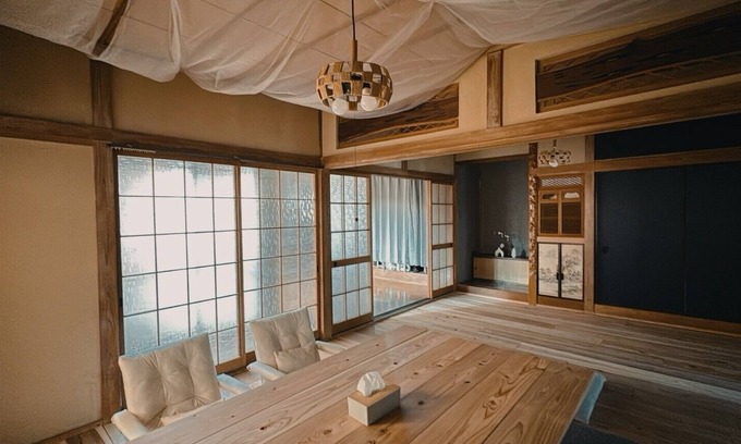 Choshi House | One-unit rental: A modern Japanese-style old minka house full of historical value. 4 minutes to the station and the sea. Pets are allowed! Popular fishing spot. Double bed & Japanese style bed, long term available.