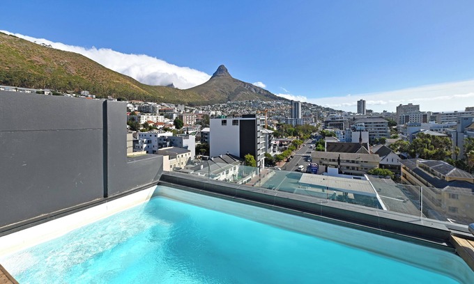 Schotsche Kloof Apartment | ONE26 ON M - Fluent Serviced Apartments