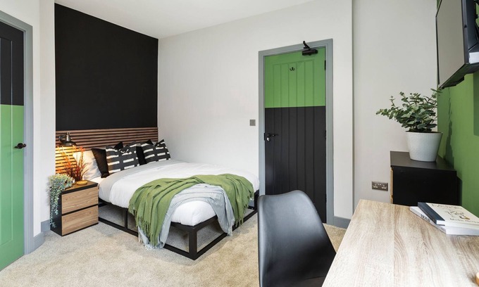 Beeston Apartment | OnPoint Modern Bright 1 Bedroom Studio
