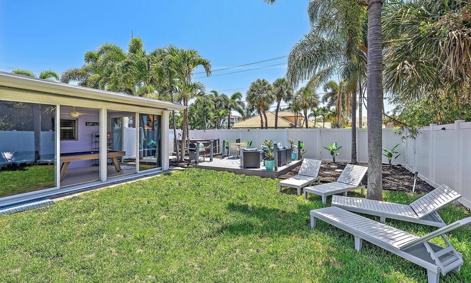 South Palm Park Neighborhood Association House | Onyon Oasis; Located in Lake Worth Beach Florida. Pet friendly!nnn