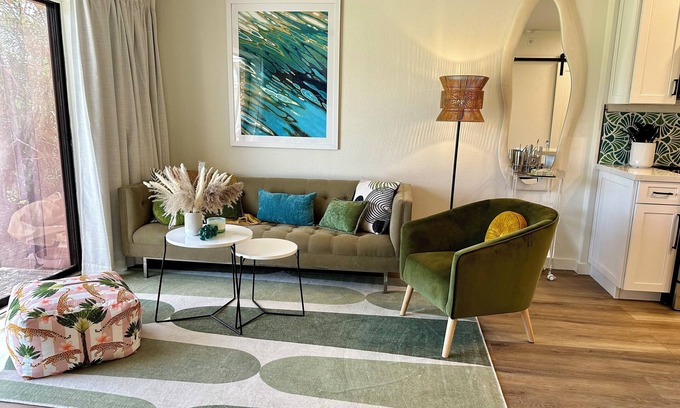 Lake Havasu City Condo | Ooh LaLa! Newly Listed Queens Bay All-Season Resort. On the Greens w/lake view