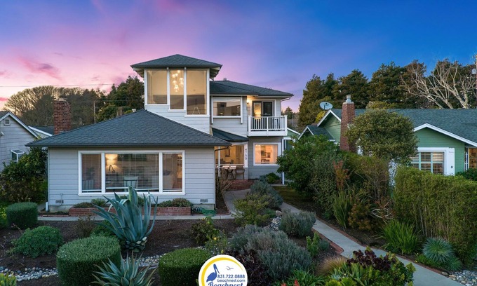 Opal Cliffs House | Opal Cliff Overlook