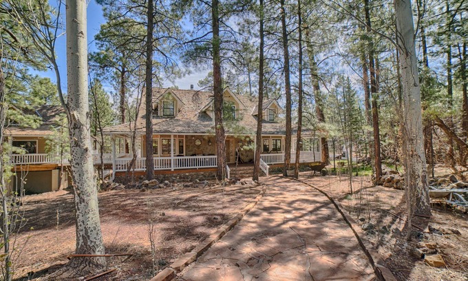 Pinetop Cabin | Open for summer bookings! Ulimate family cabin on 1.5 gated arces. In pines!