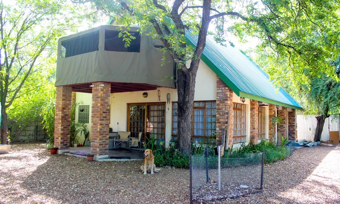 Maun House | Open Plan House in a Spacey Yard