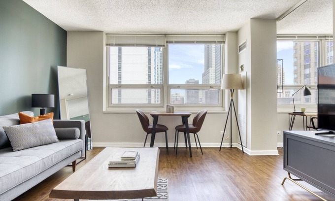 Rush and Division Apartment | Open River North 1BR w/Gym, W/D, near Magnificent Mile, by Blueground