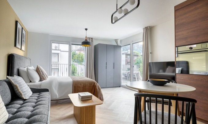 Wiedikon Apartment | Open Wiedikon Studio w/Storage & W/D, nr Market, by Blueground