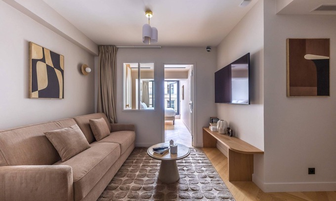 Chaussee-d'Antin Apartment | Opera - One bedroom apt. with balcony in Paris