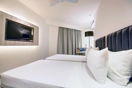 New Delhi Hotel | OPO Premier GK 2