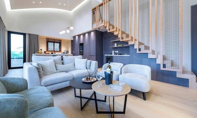 Varkiza Apartment | Opulent Penthouse 1 at the heart of Varkiza