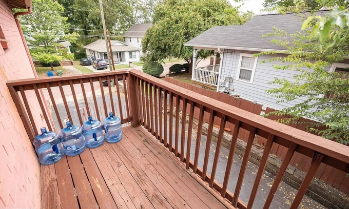 Mechanicsville House | Opuluxe Charming 2BR with 5 beds and Balcony