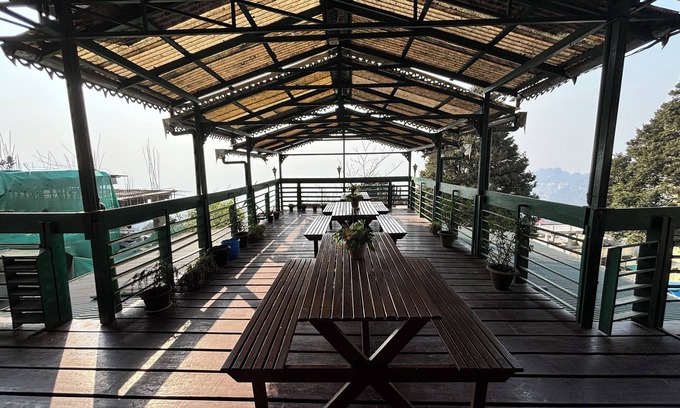 Darjeeling Hotel | Orangepetal Comfort Himalayan Resort