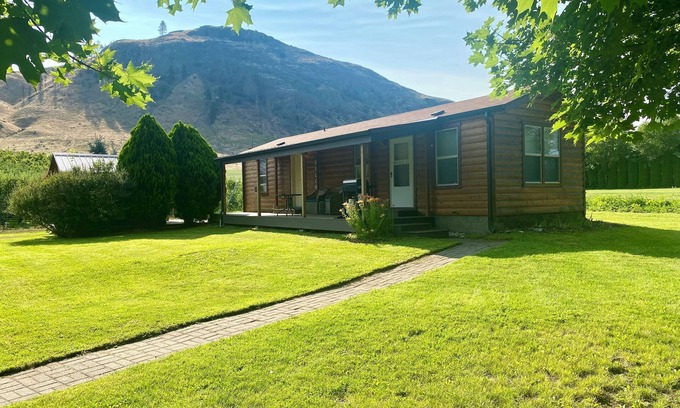 Oroville Cottage | Orchard Guest House- Boats, Bikes, ATVs and helicopters welcome!