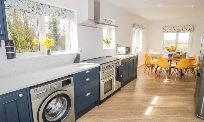 Little Cowarne Cottage | Orchard House