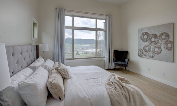 Vernon House | Orchard View getaway at The Rise