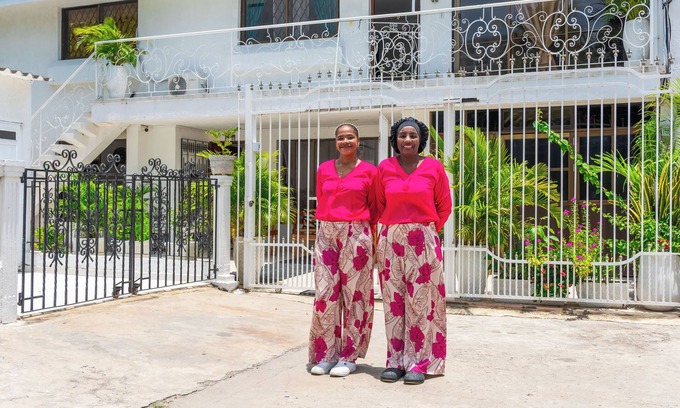 Crespo Hotel | Oresca Hostel - Near Airport!