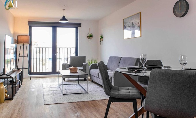 Liverpool City Centre Apartment | Oriel Blue | Central | 2Bed | Parking