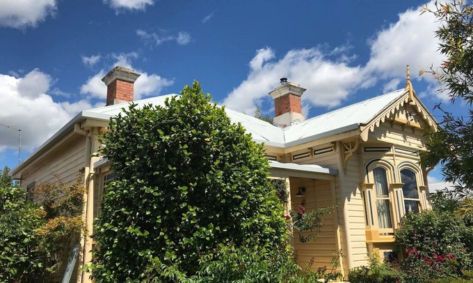 Invermay House | Original Federation home in peaceful Invermay