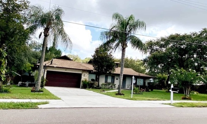 Orlovista House | Orlando 1 Acre 4 BD Home Central Near Universal