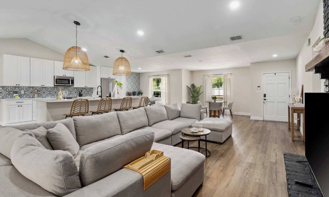 Orlando House | Orlando 4BR Home! w/EV Charger & Spacious Yard