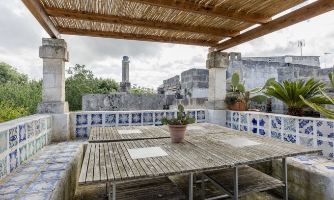 Ortelle Apartment | Ortelle House of the 5 fireplaces with terrace