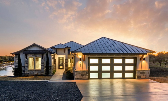 Kingsland House | Osi Lago LBJ Luxury Lakefront Resort - Sleeps 27, Pool, Spa, Boating, Golf, Wine